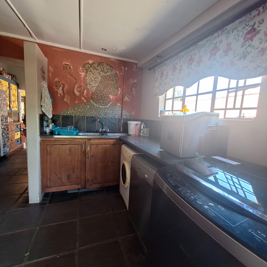 5 Bedroom Property for Sale in Frankfort Free State